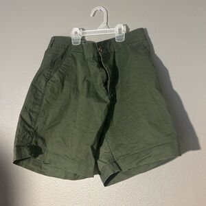 Old Navy woman’s Green Chino Shorts Cotton Flat Front Button Pockets